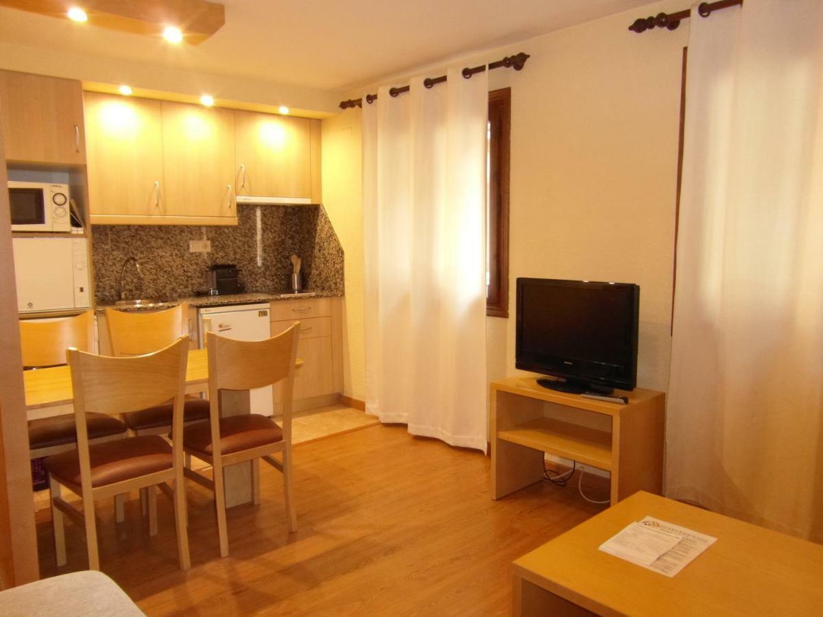 B06 - Mayor 22, 1º - Villmor Apartment Benasque Luaran gambar